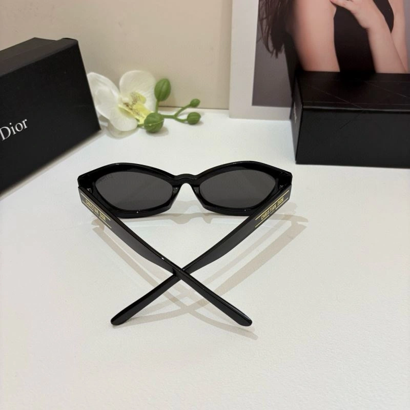 Christian Dior Sunglasses Stylish 278668