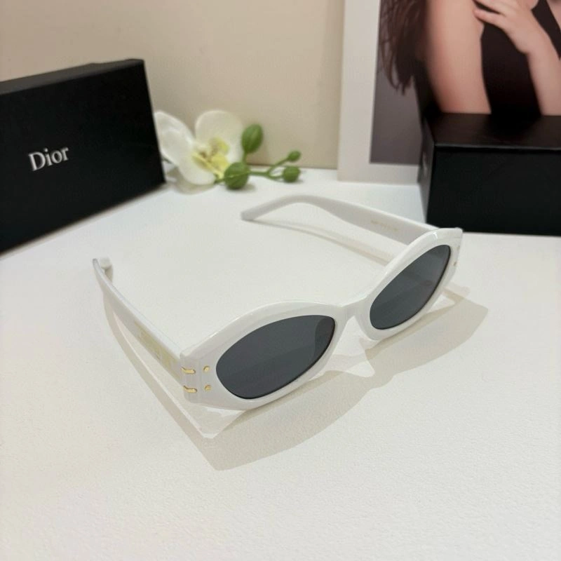 Christian Dior Sunglasses Chic 278663