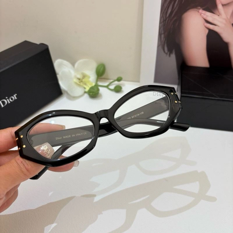 Christian Dior Sunglasses Elegant 278653