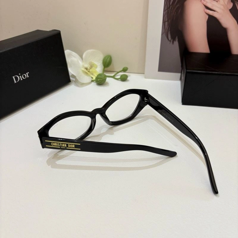 Christian Dior Sunglasses Elegant 278653
