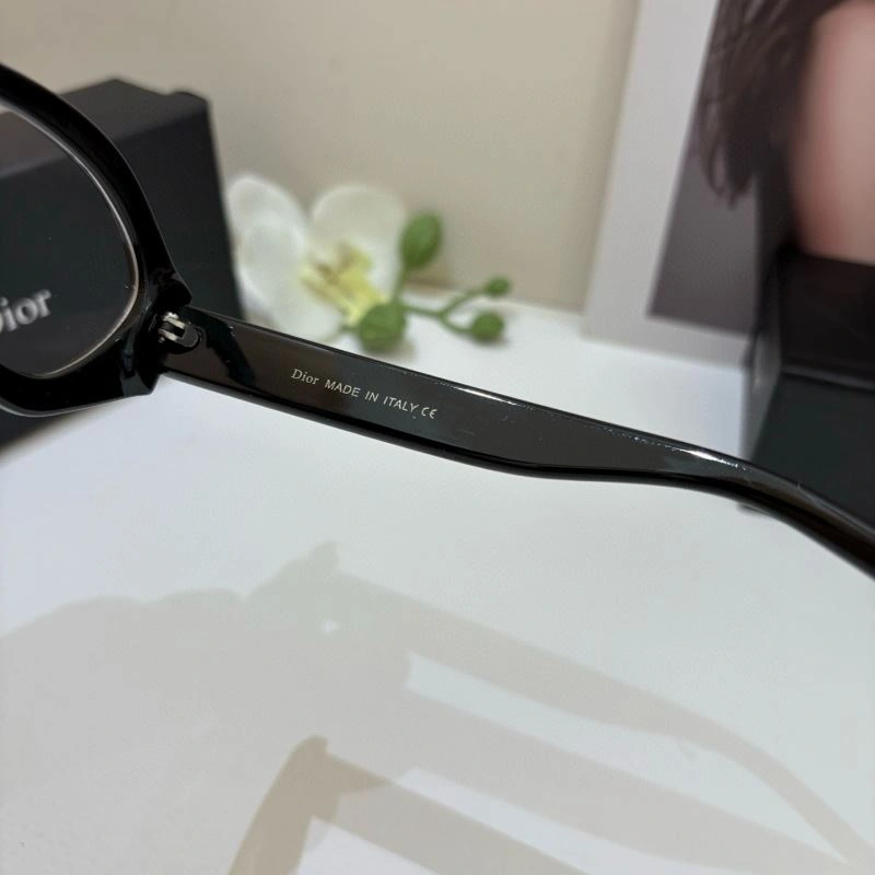 Christian Dior Sunglasses Elegant 278653