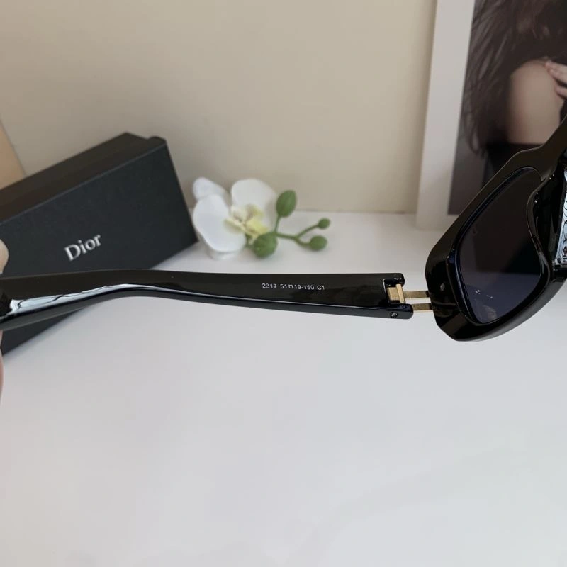 Seasonal Christian Dior Sunglasses 278619