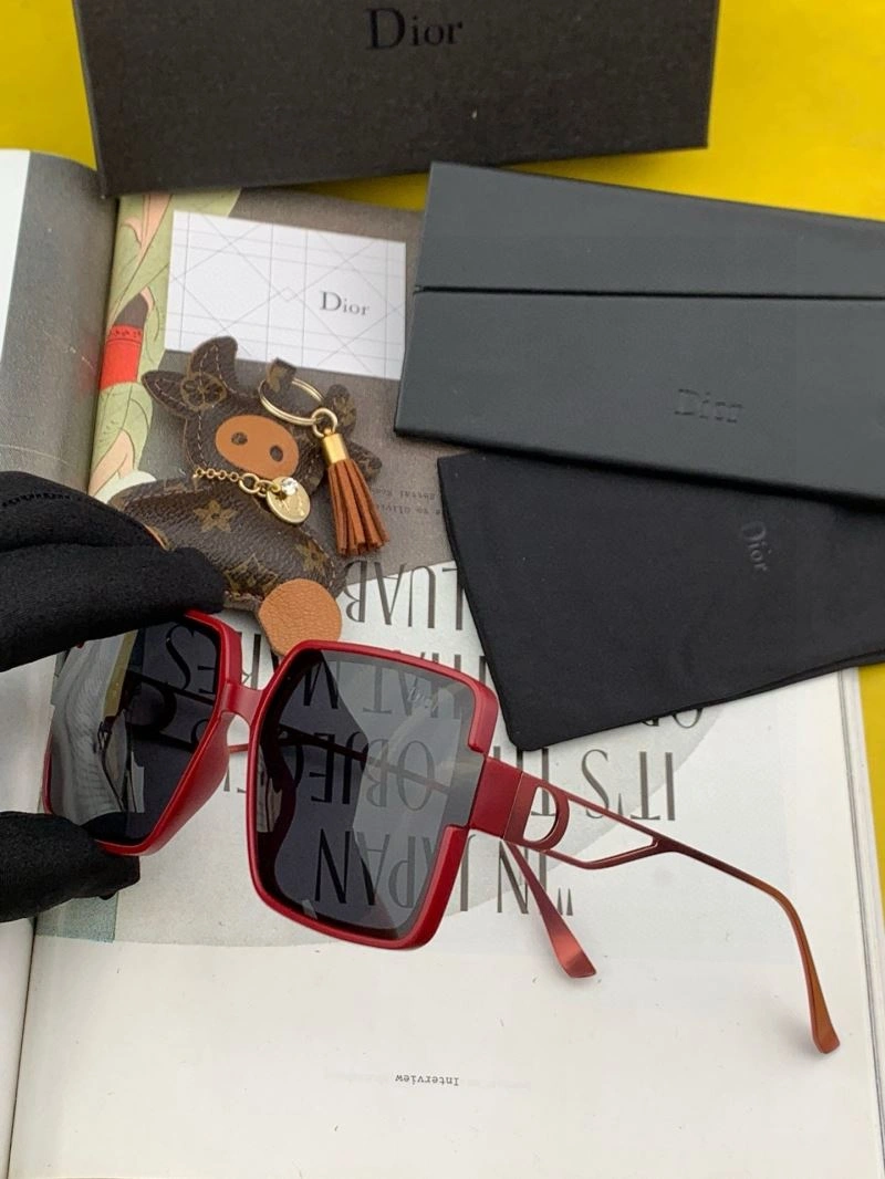 Casual Christian Dior Sunglasses 278874