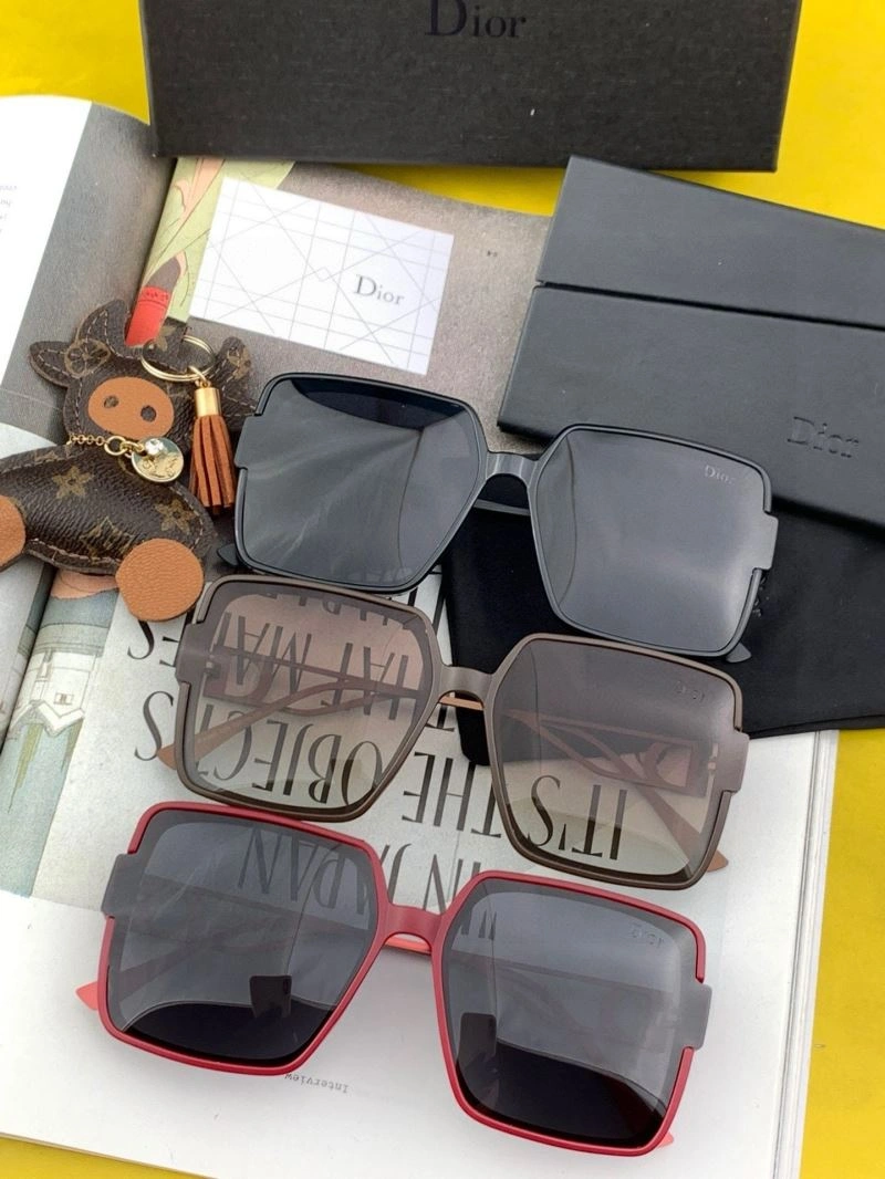 Casual Christian Dior Sunglasses 278874
