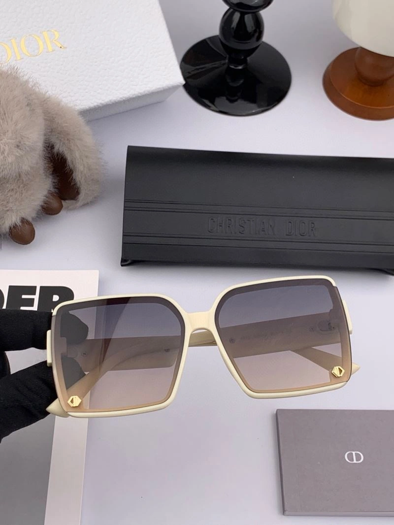 RelaxedFit Christian Dior Sunglasses 278881