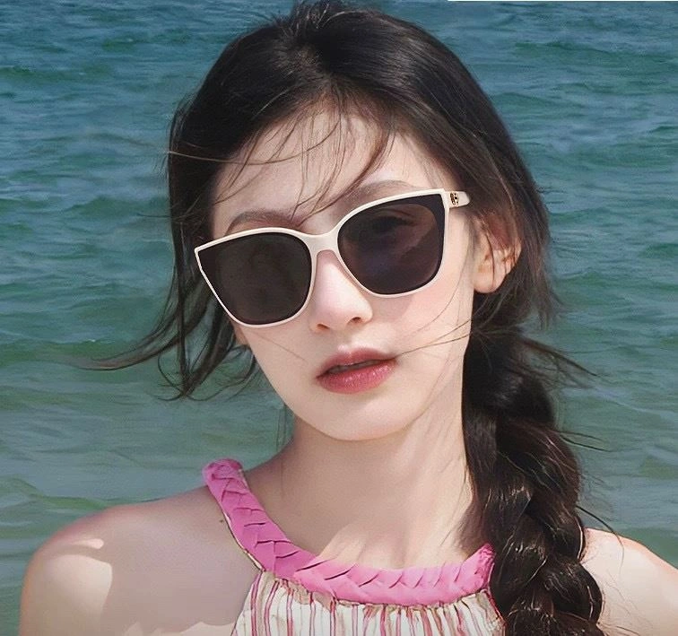 Minimalist Christian Dior Sunglasses 278875