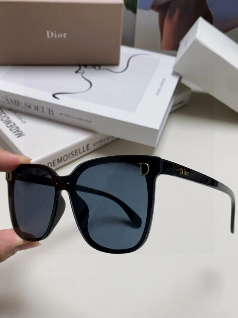 RelaxedFit Christian Dior Sunglasses 278869