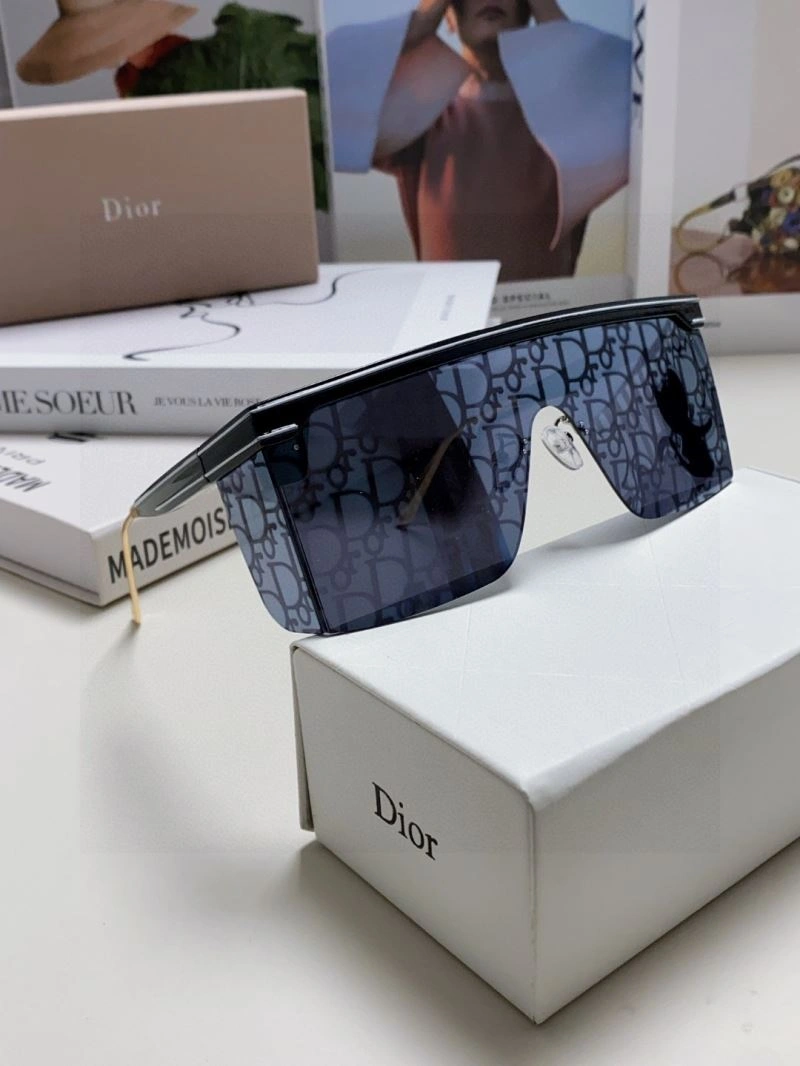Lightweight Christian Dior Sunglasses 278860