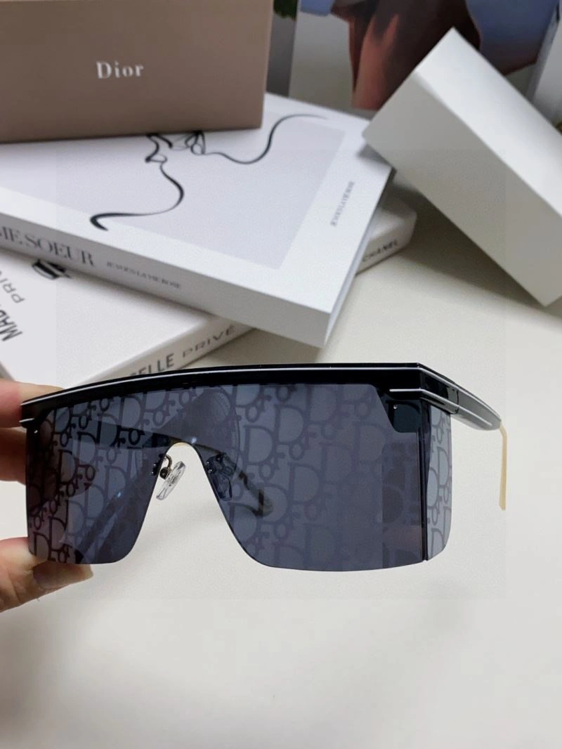 Lightweight Christian Dior Sunglasses 278860