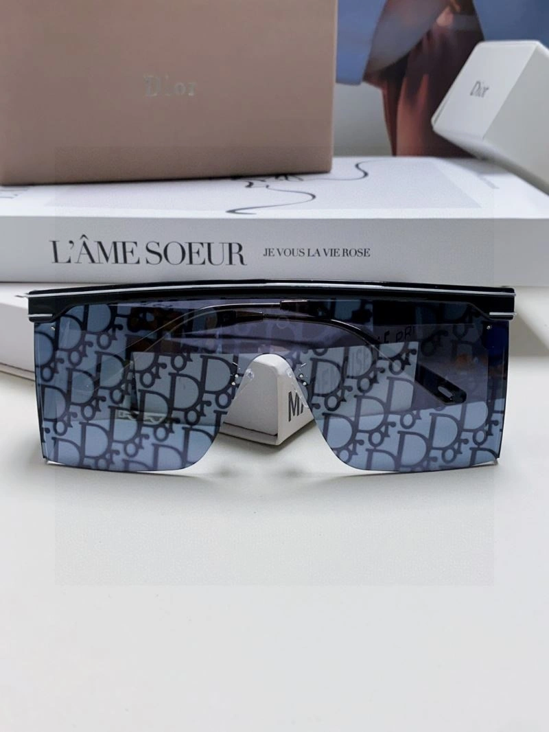 Lightweight Christian Dior Sunglasses 278860