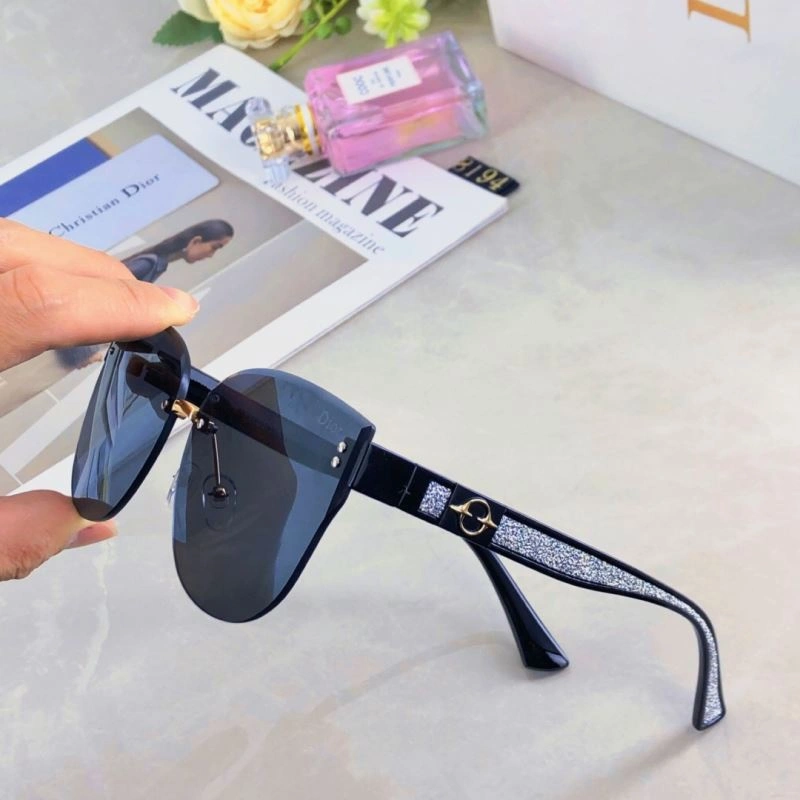 Effortless Christian Dior Sunglasses 278840
