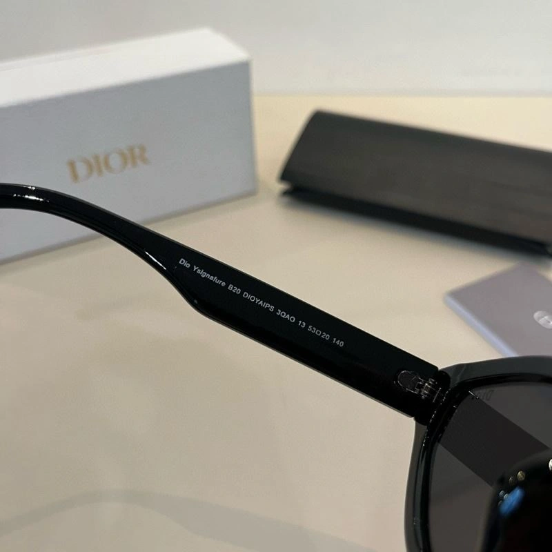 Versatile Christian Dior Sunglasses 278831