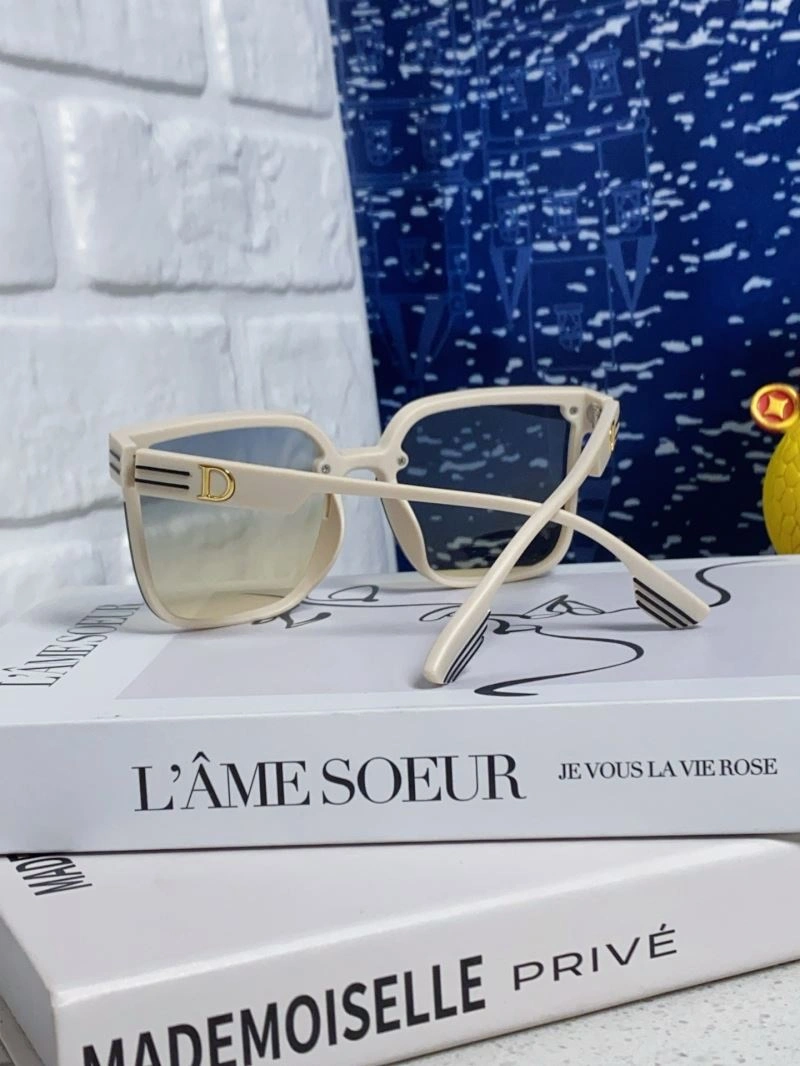 Practical Christian Dior Sunglasses 278792