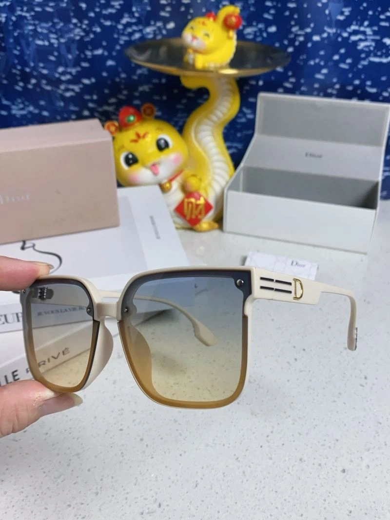 Practical Christian Dior Sunglasses 278792