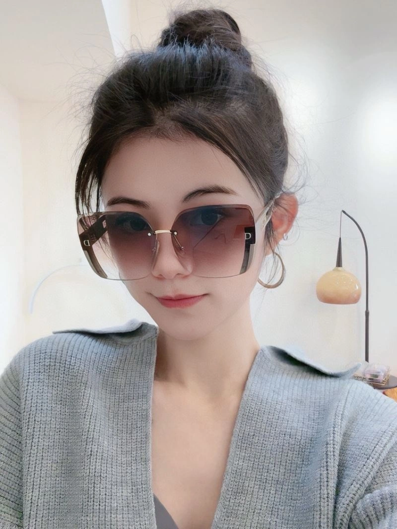 Trendsetting Christian Dior Sunglasses 278779