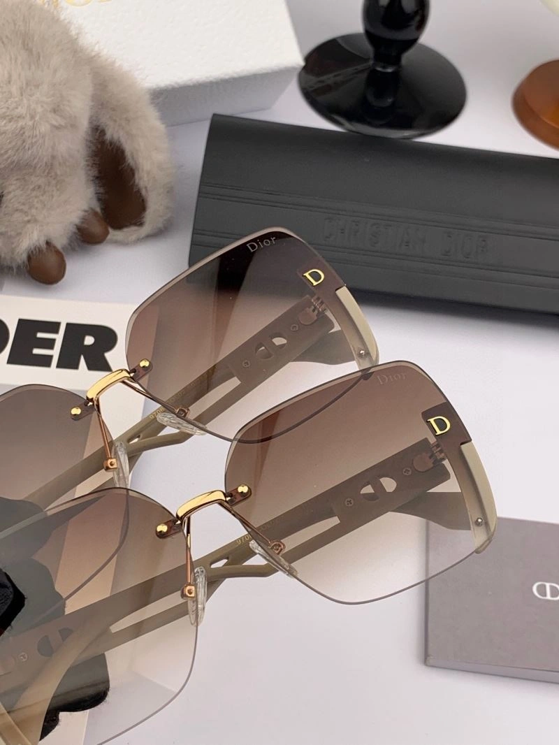 Trendsetting Christian Dior Sunglasses 278779