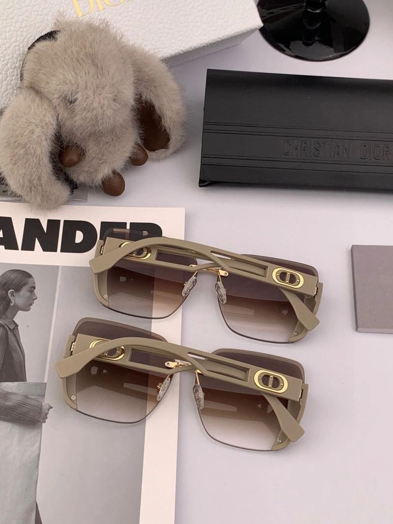 Trendsetting Christian Dior Sunglasses 278779