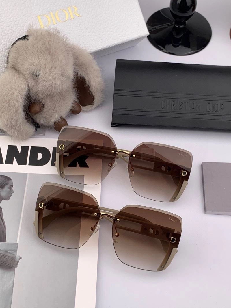 Trendsetting Christian Dior Sunglasses 278779