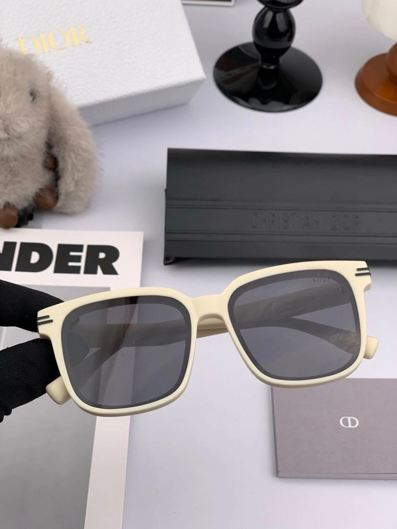 Sophisticated Christian Dior Sunglasses 278773