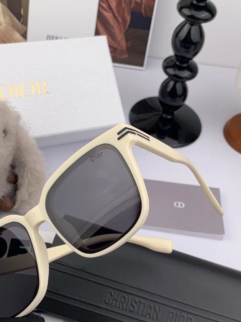 Sophisticated Christian Dior Sunglasses 278773