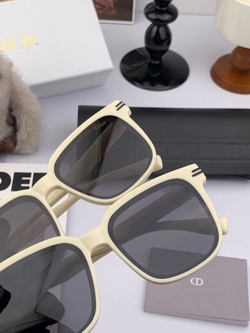 Sophisticated Christian Dior Sunglasses 278773