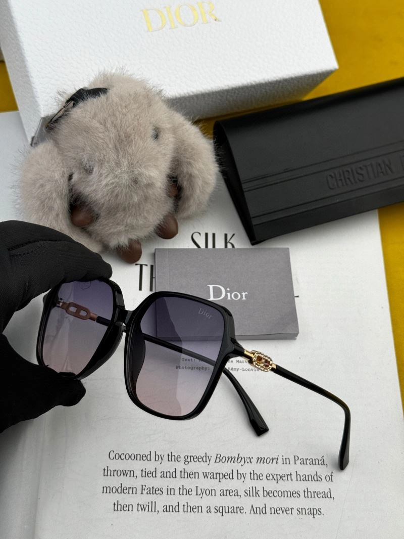 Christian Dior Sunglasses WellDesigned 278772
