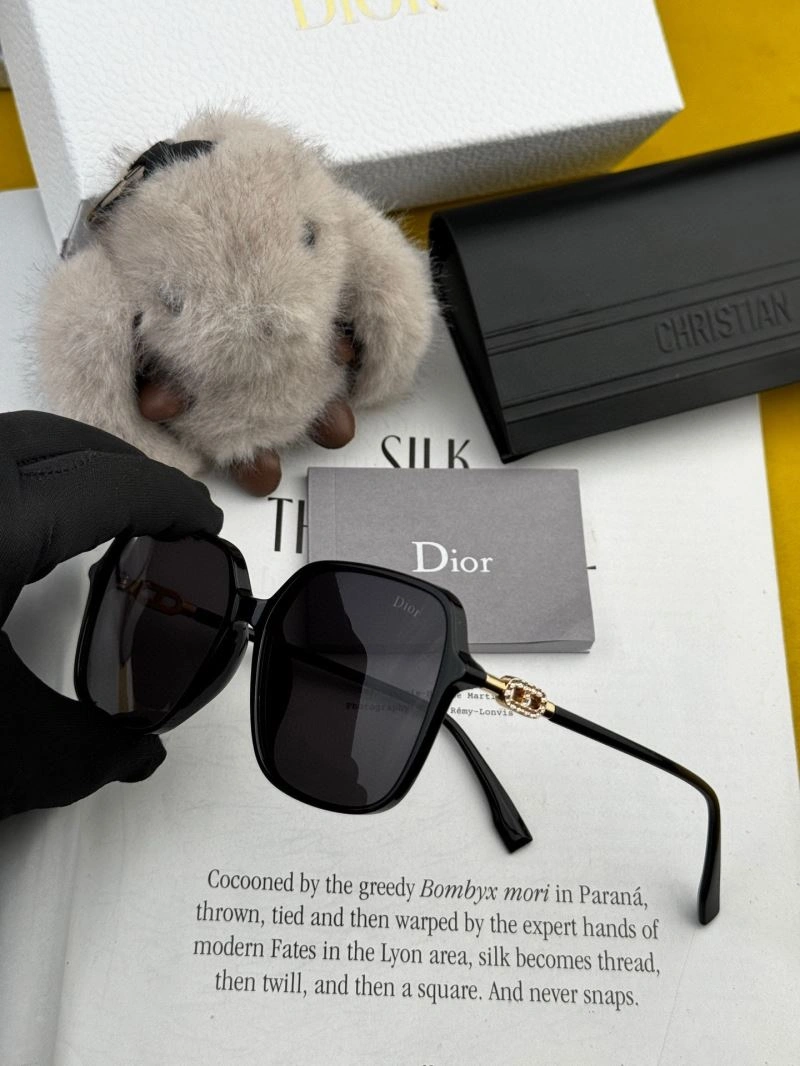 Christian Dior Sunglasses WellDesigned 278772