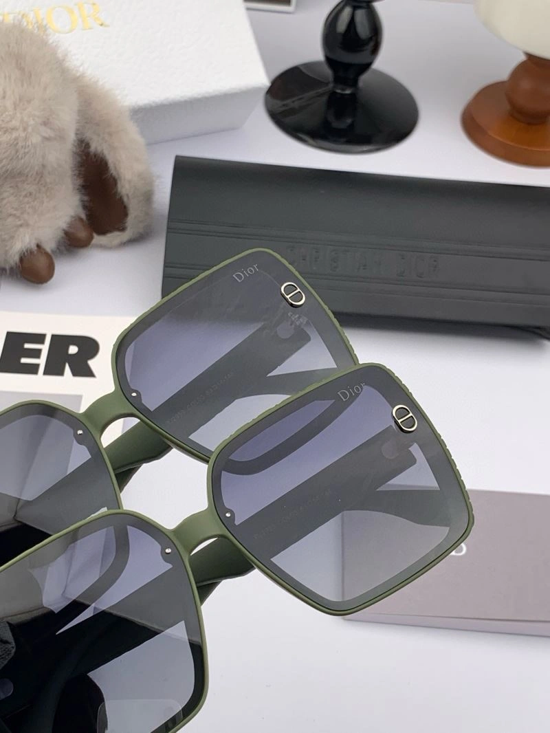 Cozy Christian Dior Sunglasses 278741
