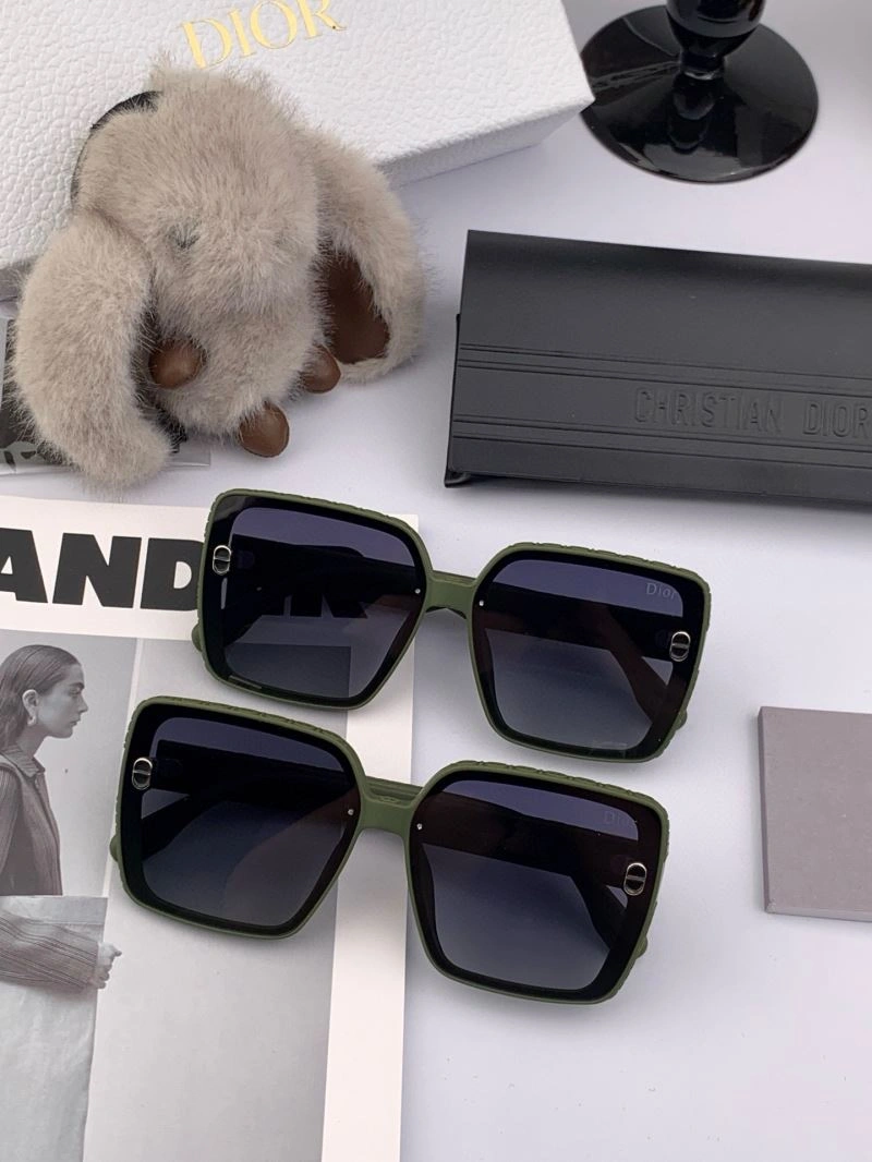 Cozy Christian Dior Sunglasses 278741