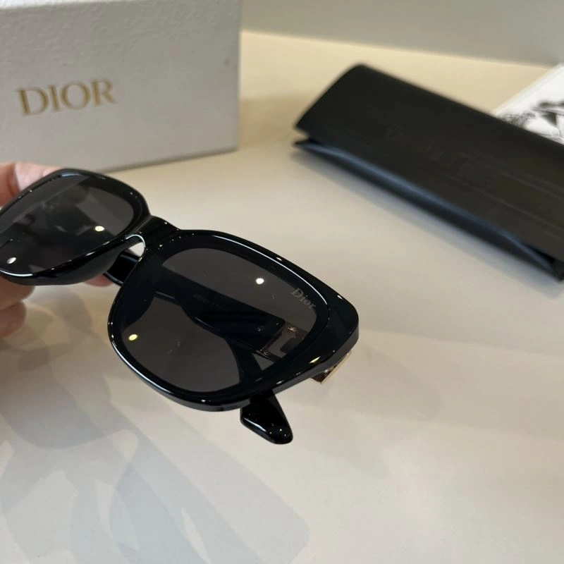 Comfortable Christian Dior Sunglasses 278760