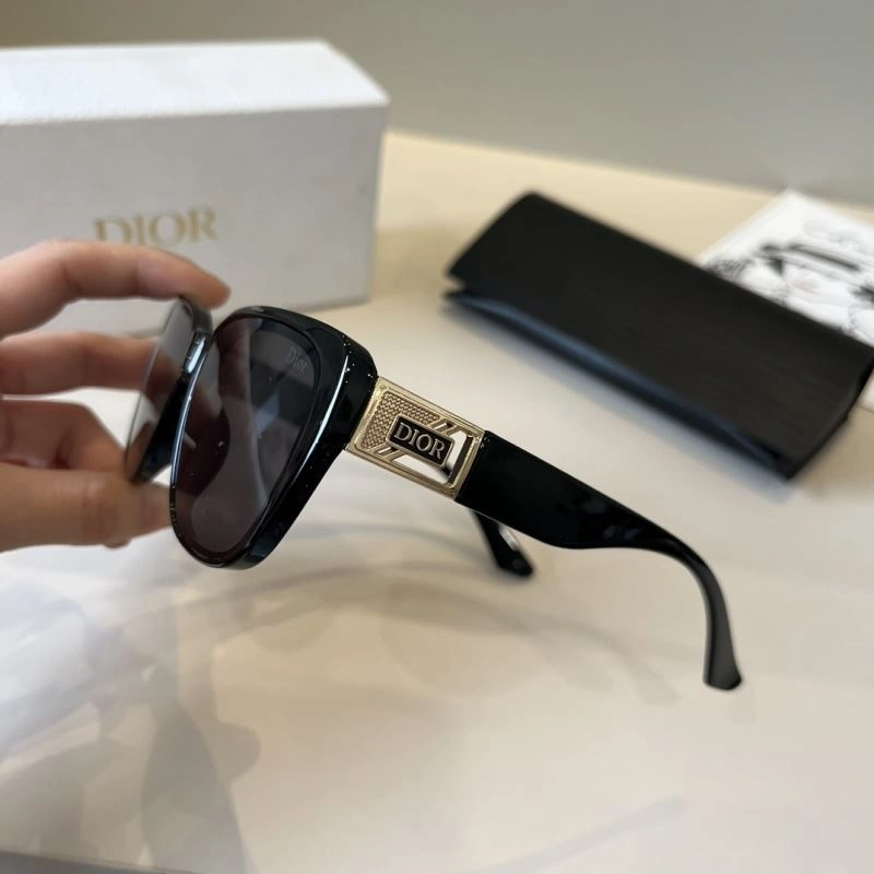 Comfortable Christian Dior Sunglasses 278760