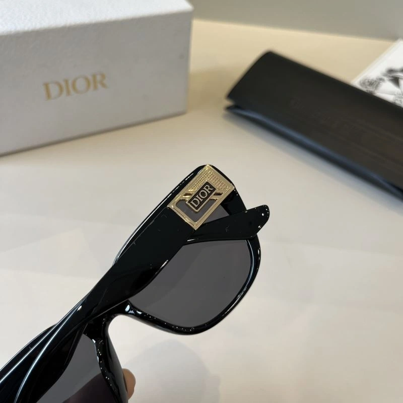 Comfortable Christian Dior Sunglasses 278760