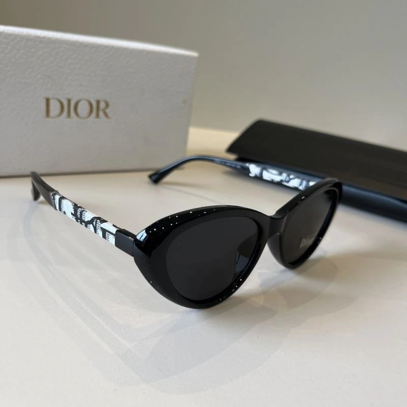 Comfortable Christian Dior Sunglasses 278759