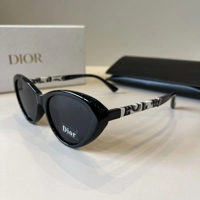 Comfortable Christian Dior Sunglasses 278759
