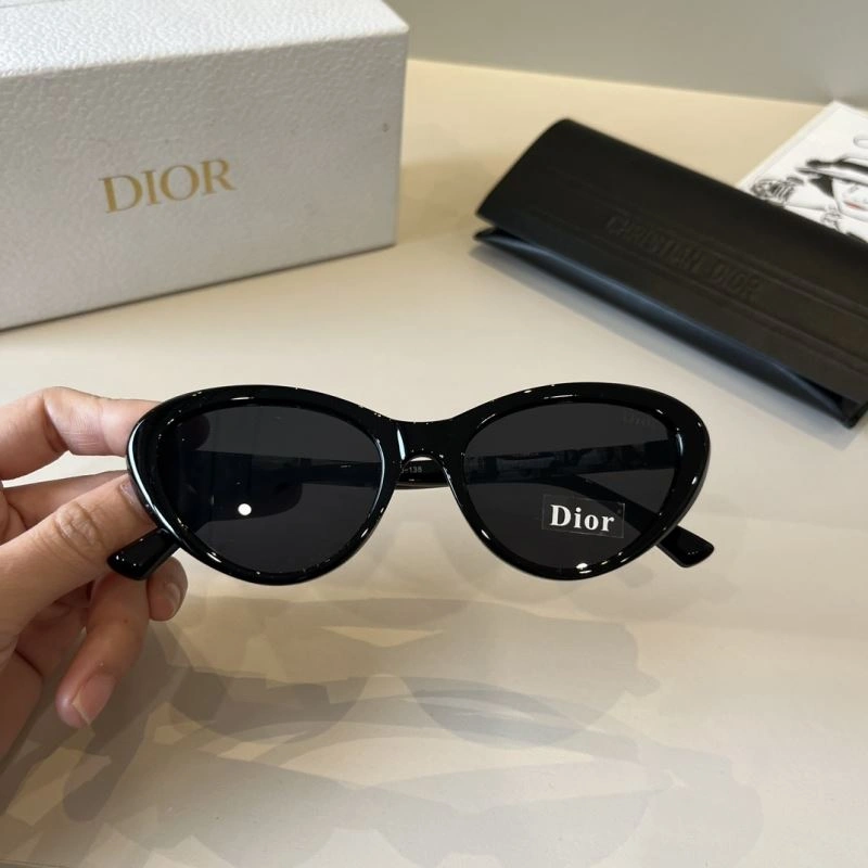 Comfortable Christian Dior Sunglasses 278759