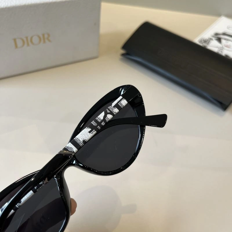 Comfortable Christian Dior Sunglasses 278759