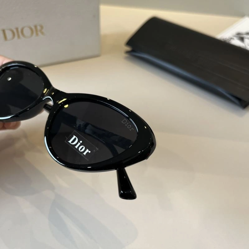 Comfortable Christian Dior Sunglasses 278759