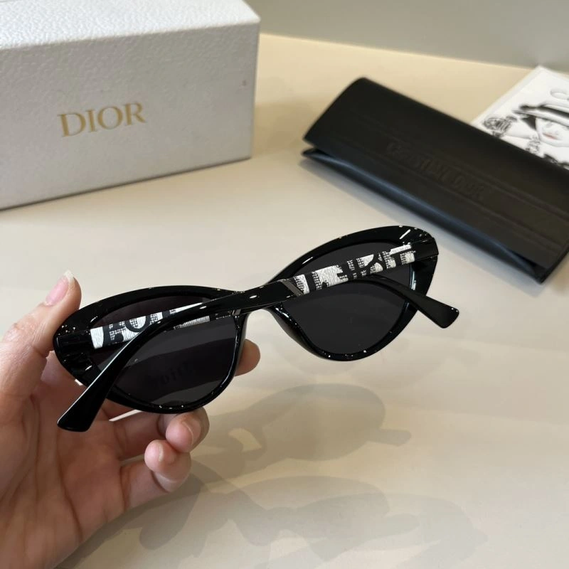 Comfortable Christian Dior Sunglasses 278759