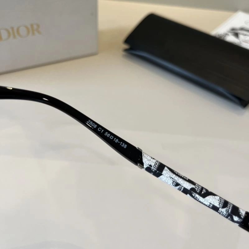 Comfortable Christian Dior Sunglasses 278759