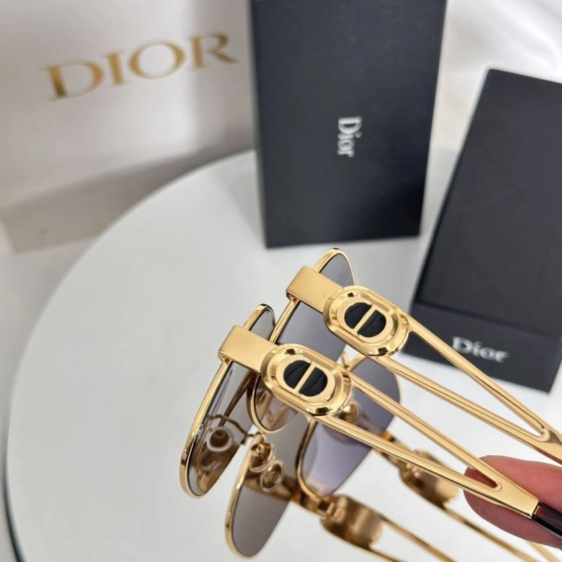 Lightweight Christian Dior Sunglasses 278737