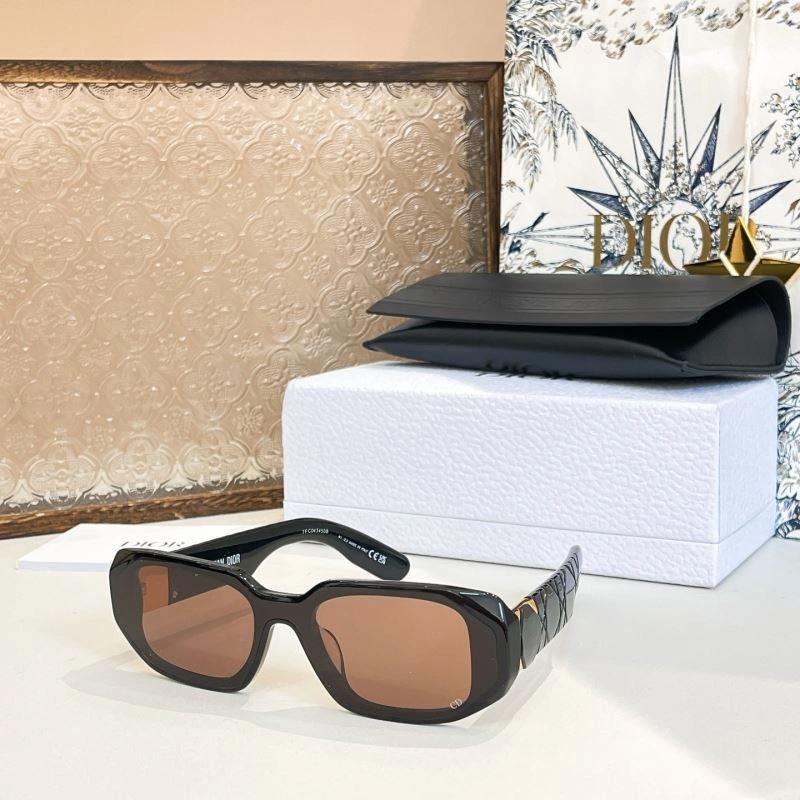 Casual Christian Dior Sunglasses 278964