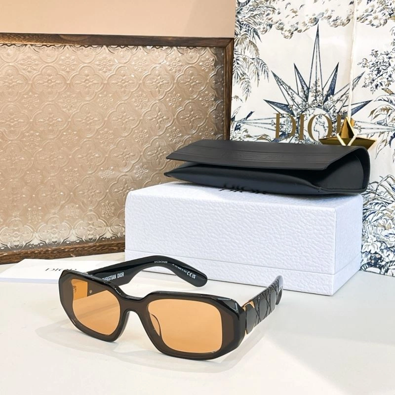 Casual Christian Dior Sunglasses 278964