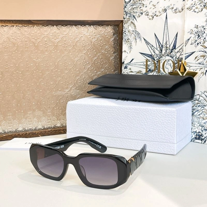 Casual Christian Dior Sunglasses 278964