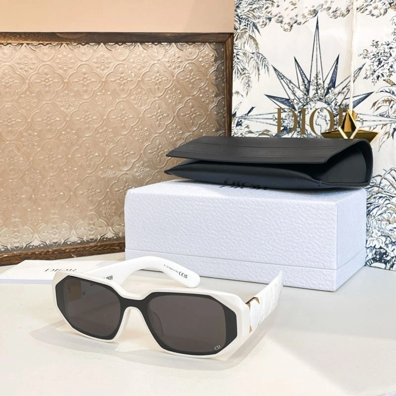 Casual Christian Dior Sunglasses 278964