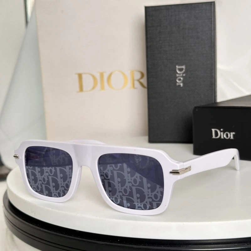 Bold Christian Dior Sunglasses 278944