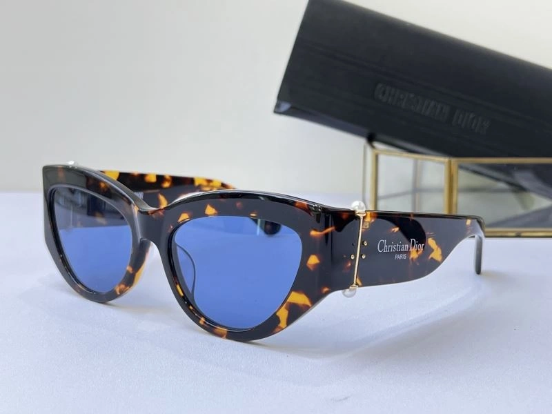 Casual Christian Dior Sunglasses 278933