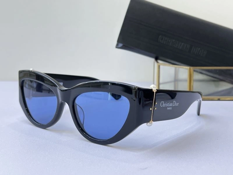 Casual Christian Dior Sunglasses 278933