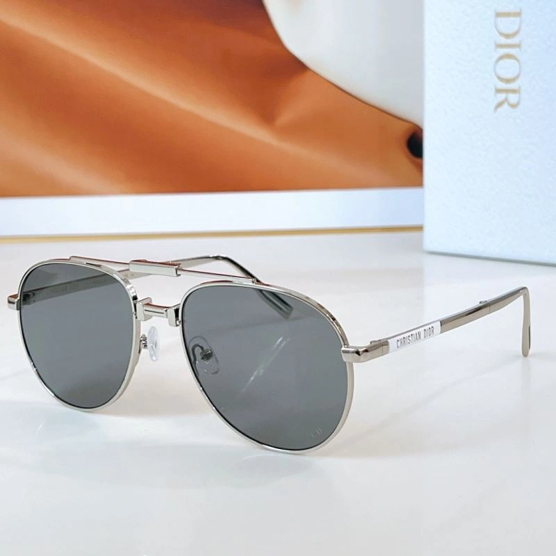 Refined Christian Dior Sunglasses 278910