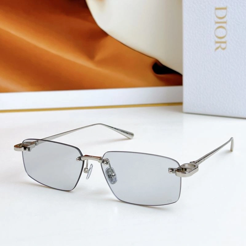 Stylish Christian Dior Sunglasses 278902