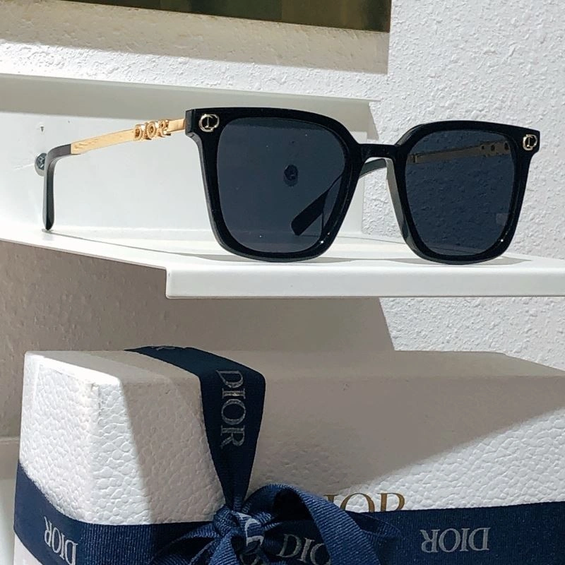 Comfortable Christian Dior Sunglasses 278928